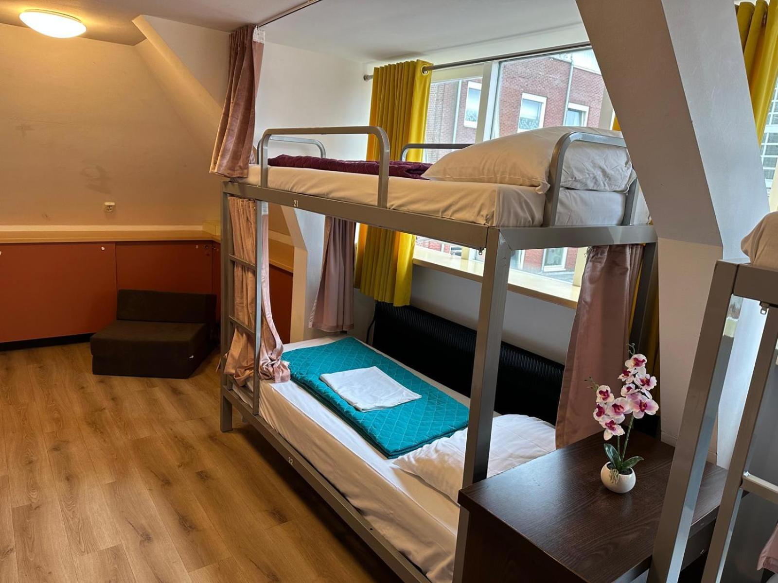 Room Mate Hostel Amsterdam Zaandam Bagian luar foto